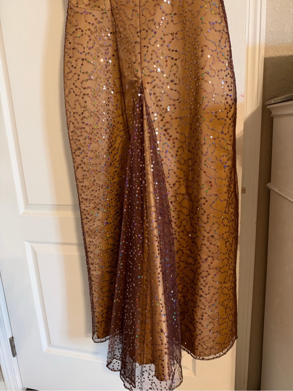 Beautiful Dress - Picture 2 of 4
